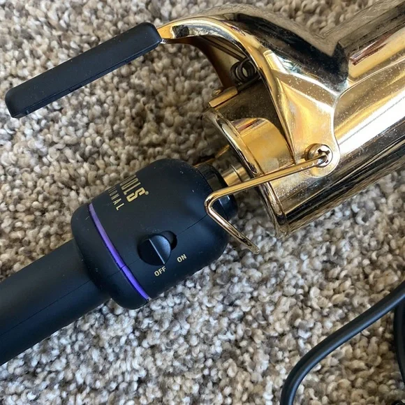 Hot Tools Pro Artist 24K Gold Extended Barrel Curling Iron - Picture 2 of 7